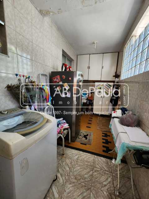 Conheça 41c605b4-065f-486c-be5a-638f2e do imóvel - VILA VALQUEIRE - Juntinho a Praça Saiqui. Ótima casa, com 03 Amplos Dormitórios, localizada próximo a supermercados, bancos e a todo comércio existente no bairro, - ABCA30262 - 12 41c605b4-065f-486c-be5a-638f2e - 12
