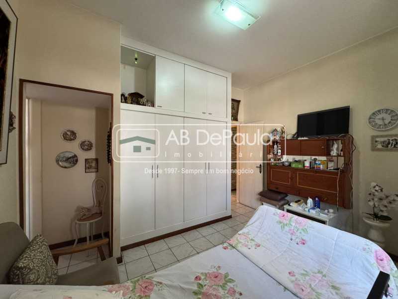 Conheça QUARTO 03 SUÍTE do imóvel - ALUGA EM VILA VALQUEIRE - R. POTIRENDABA, 92 - CASA LINEAR COM PISCINA E 04 QUARTOS - ABCA40100 - 17 QUARTO 03 SUÍTE - 17