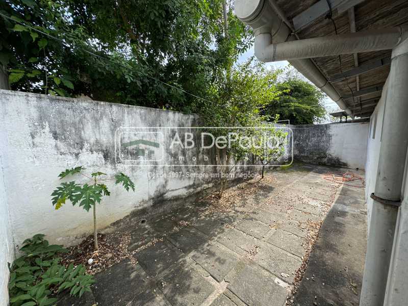 Conheça FUNDOS do imóvel - ALUGA EM SULACAP - R. SILIO BOCANERA, 230 - CASA LINEAR COM 03 QUARTOS - ABCA30273 - 24 FUNDOS - 24