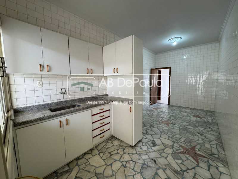 Conheça COZINHA do imóvel - ALUGA EM BENTO RIBEIRO - R. MARINA, 236 - CASA TÉRREA COM 03 QUARTOS - ABCA20216 - 25 COZINHA - 25