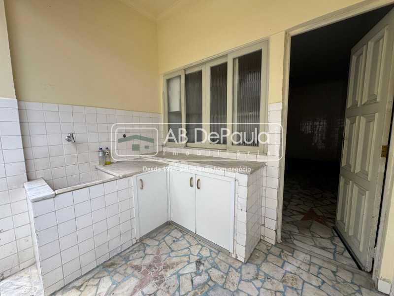 Conheça ÁREA DE SERVIÇO do imóvel - ALUGA EM BENTO RIBEIRO - R. MARINA, 236 - CASA TÉRREA COM 03 QUARTOS - ABCA20216 - 27 ÁREA DE SERVIÇO - 27