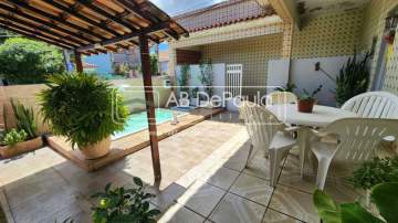 OPORTUNIDADE ÚNICA! - MAGALHÃES BASTOS / REALENGO - SÃO DUAS CASAS AO PREÇO DE UMA. VISITE HOJE MESMO! Ideal para 02 famílias. - ABCA30285