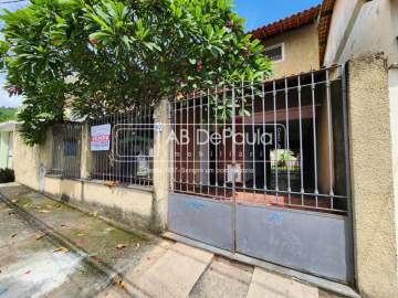 OPORTUNIDADE ÚNICA! - JARDIM SULACAP - Linda residência com 223m2 de área construída, 03 dormitórios (varandas, 01 Suíte e Closet), em terreno com 360m2 (12x30) - ABCA30289