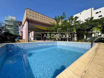 ALUGA EM VILA VAQUEIRE - R. ROSÁRIO OESTE, 61 - CASA COM 03 QUARTOS E PISCINA - ABCA30290