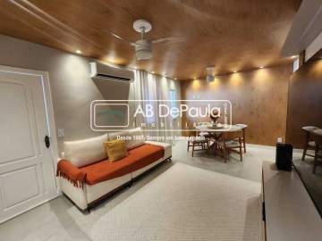 ACEITA FINANCIAMENTO - VILA VALQUEIRE - Excelente residência, finíssimo acabamento, verdadeiro ENTRAR e MORAR, 03 Dormitórios (Suíte), 02 vagas de garagens na escritura - ABCA30292
