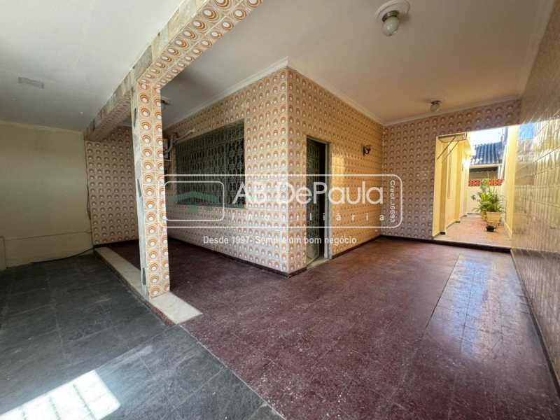FRENTE C/ GARAGEM - 1