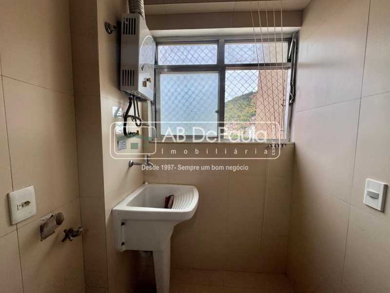 ÁREA DE SERVIÇO - 21