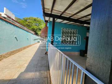 ACEITA FINANCIAMENTO - VENDE EM JARDIM SULACAP - R. TEÓFILO GUIMARÃES - CASA COM 03 QUARTOS E AMPLO QUINTAL - ABCA30299