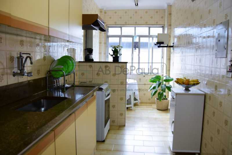 Conheça COZINHA do imóvel - VENDE EM VILA VALQUEIRE - R. DAS TULIPAS - APARTAMENTO COM 03 QUARTOS - ABAP30021 - 17 COZINHA - 17