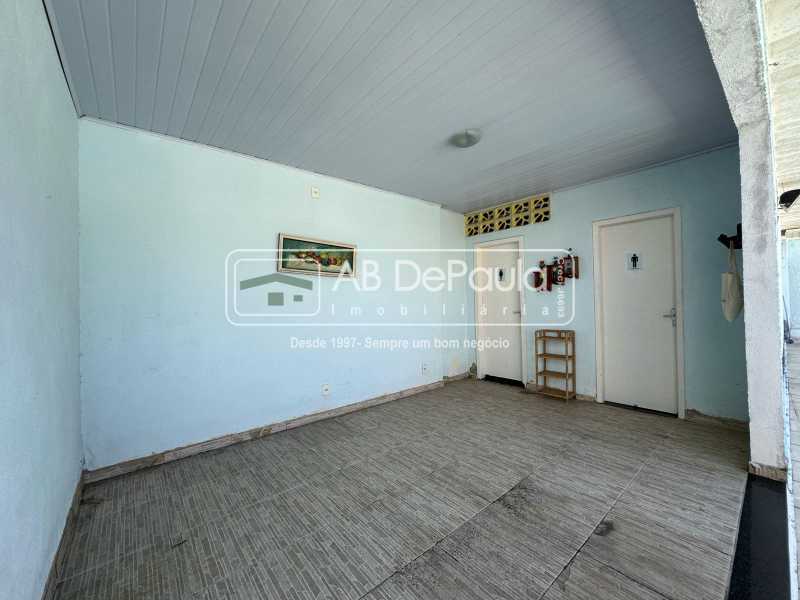Conheça BANHEIROS E LAVANDERIA do imóvel - VENDE EM SULACAP - R. TEODORO SAMPAIO - CASA LINEAR COM AMPLO QUINTAL E PISCINA - ABCA30068 - 24 BANHEIROS E LAVANDERIA - 24