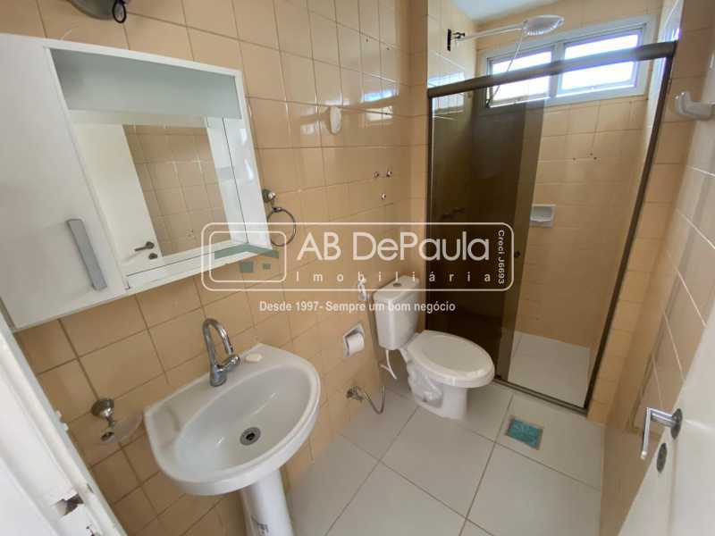 Conheça BANHEIRO do imóvel - VENDE EM REALENGO - CONDOMÍNIO PARQUE REAL - APARTAMENTO COM 02 Dormitórios, dependência empregada completa. - ABAP20753 - 12 BANHEIRO - 12