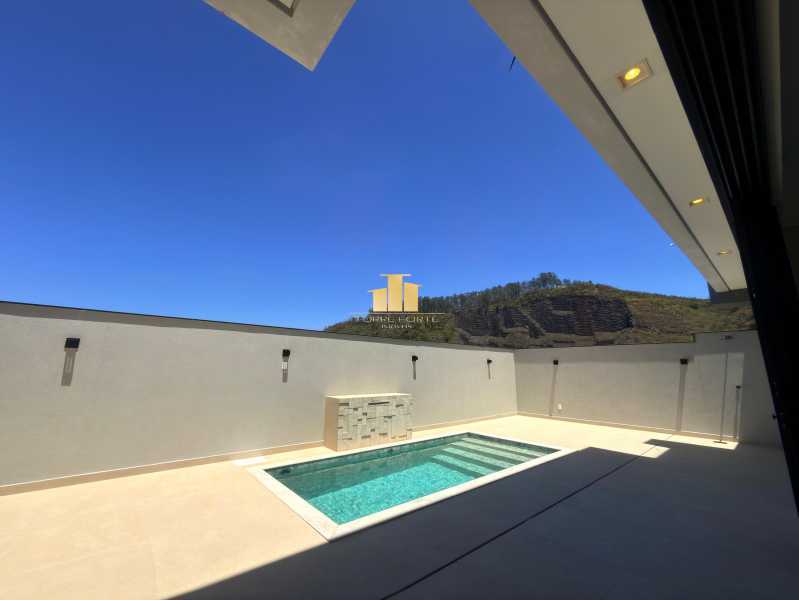 Imperdível - Casa Duplex de Luxo à Venda no Condomínio Estrela Alta - Salvaterra - Juiz de Fora - TFCN40003