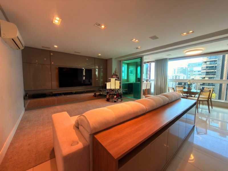 Ótima localização - Apartamento de Alto Luxo no Centro – Condomínio Mont Royal 1 por andar • 181m² • 3 suítes • 4 vagas • Vista livre • Interior impecável - TFAP30159