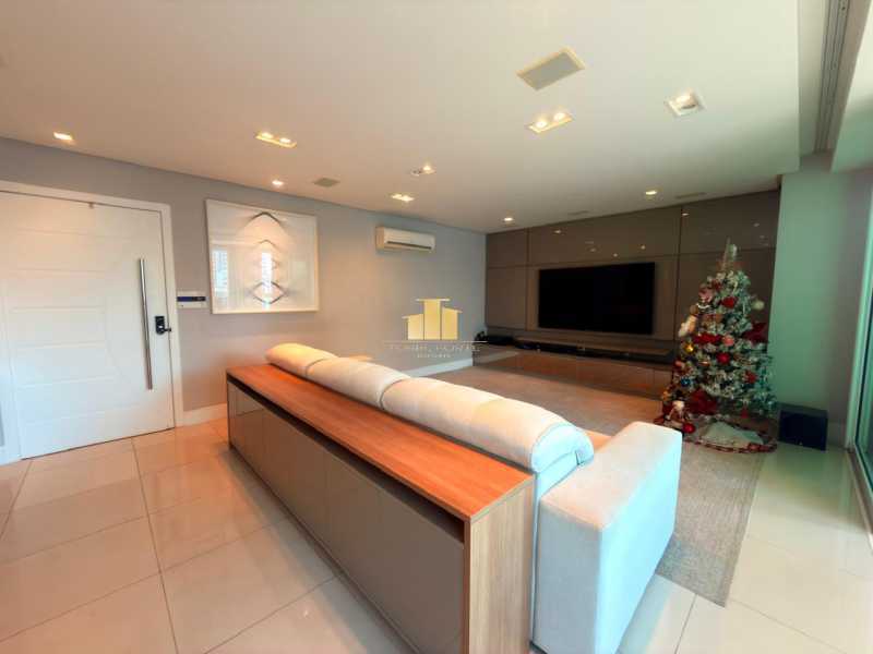 Ótima localização - Apartamento de Alto Luxo no Centro – Condomínio Mont Royal 1 por andar • 181m² • 3 suítes • 4 vagas • Vista livre • Interior impecável - TFAP30159