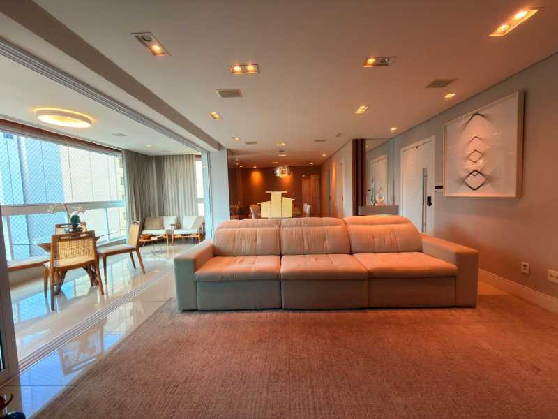 Ótima localização - Apartamento de Alto Luxo no Centro – Condomínio Mont Royal 1 por andar • 181m² • 3 suítes • 4 vagas • Vista livre • Interior impecável - TFAP30159