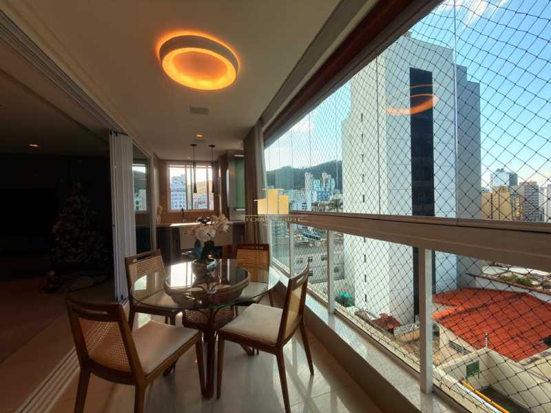 Ótima localização - Apartamento de Alto Luxo no Centro – Condomínio Mont Royal 1 por andar • 181m² • 3 suítes • 4 vagas • Vista livre • Interior impecável - TFAP30159