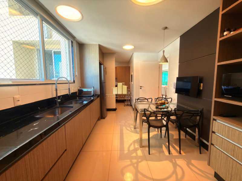 Ótima localização - Apartamento de Alto Luxo no Centro – Condomínio Mont Royal 1 por andar • 181m² • 3 suítes • 4 vagas • Vista livre • Interior impecável - TFAP30159