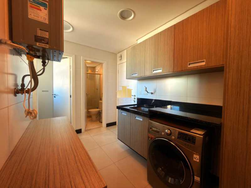 Ótima localização - Apartamento de Alto Luxo no Centro – Condomínio Mont Royal 1 por andar • 181m² • 3 suítes • 4 vagas • Vista livre • Interior impecável - TFAP30159