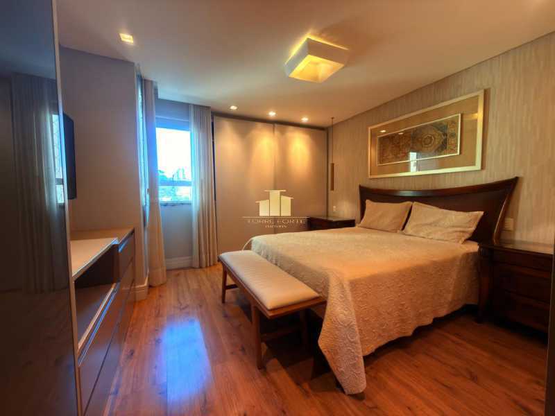 Ótima localização - Apartamento de Alto Luxo no Centro – Condomínio Mont Royal 1 por andar • 181m² • 3 suítes • 4 vagas • Vista livre • Interior impecável - TFAP30159