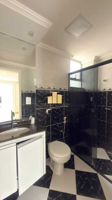 Ótima localização - Cobertura Duplex no Bom Clima I - 2 Quartos, Terraço Gourmet, Vista Livre e 2 Vagas - Juiz de Fora - TFCO20027