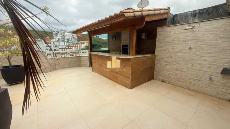 Ótima localização - Cobertura Duplex no Bom Clima I - 2 Quartos, Terraço Gourmet, Vista Livre e 2 Vagas - Juiz de Fora - TFCO20027