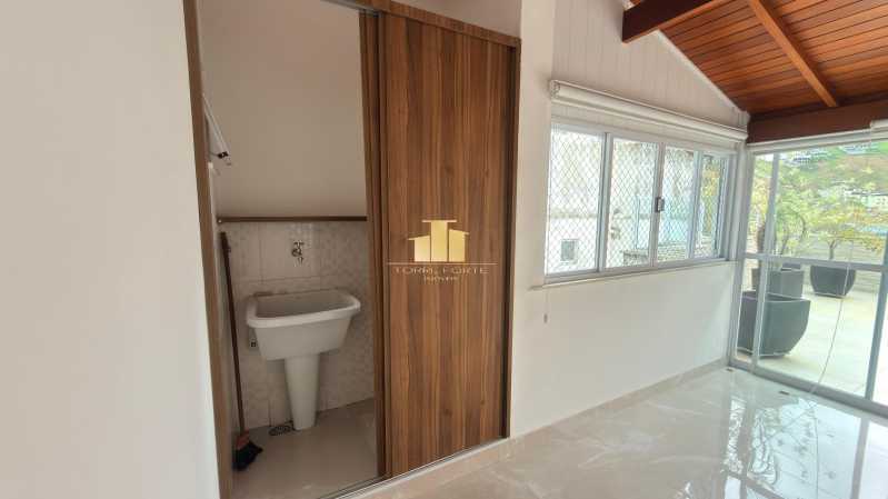 Ótima localização - Cobertura Duplex no Bom Clima I - 2 Quartos, Terraço Gourmet, Vista Livre e 2 Vagas - Juiz de Fora - TFCO20027