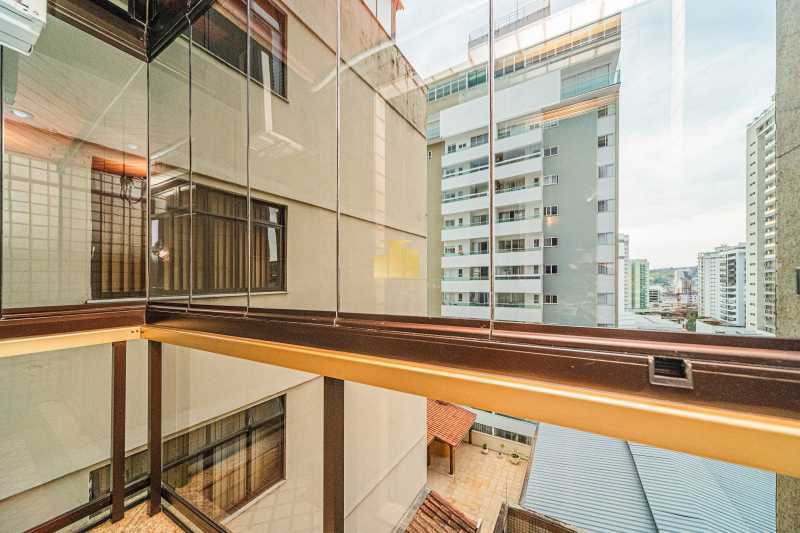 Ótima localização - Apartamento 1 por Andar no Centro de Juiz de Fora - 249m², 4 Quartos, 3 Vagas e Lazer Completo no Edifício Violeta Saggioro - TFAP40016