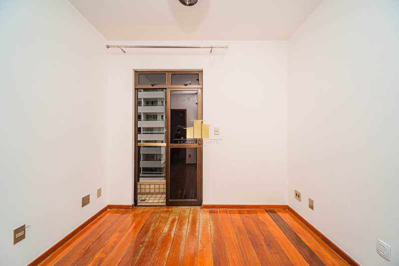 Ótima localização - Apartamento 1 por Andar no Centro de Juiz de Fora - 249m², 4 Quartos, 3 Vagas e Lazer Completo no Edifício Violeta Saggioro - TFAP40016