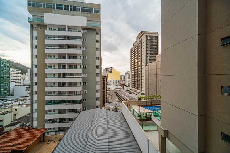 Ótima localização - Apartamento 1 por Andar no Centro de Juiz de Fora - 249m², 4 Quartos, 3 Vagas e Lazer Completo no Edifício Violeta Saggioro - TFAP40016