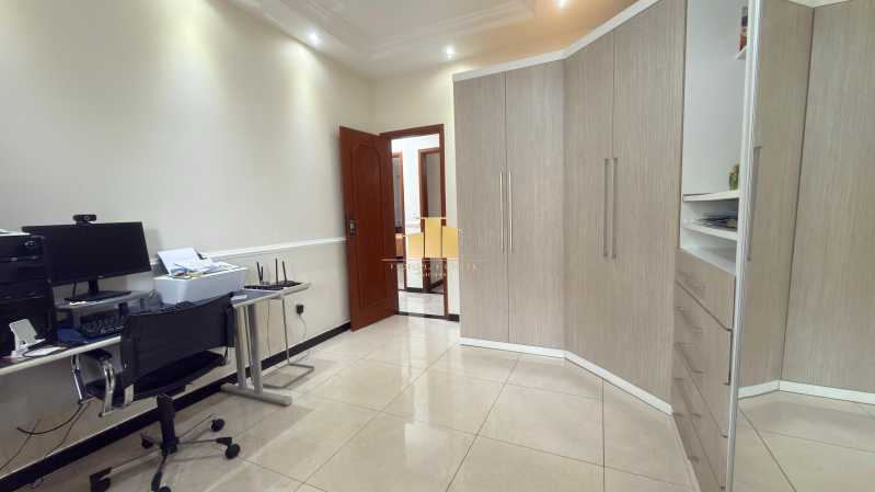 Imperdível - Casa Linear de Alto Padrão à Venda no Condomínio Bosque Imperial | Lazer Completo, Energia Solar e Segurança Máxima - São Pedro | Juiz de Fora - TFCN30009