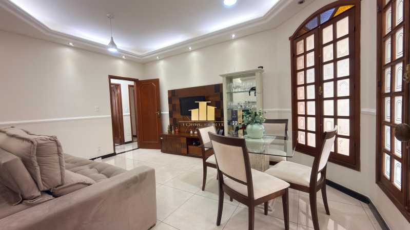 Imperdível - Casa Linear de Alto Padrão à Venda no Condomínio Bosque Imperial | Lazer Completo, Energia Solar e Segurança Máxima - São Pedro | Juiz de Fora - TFCN30009