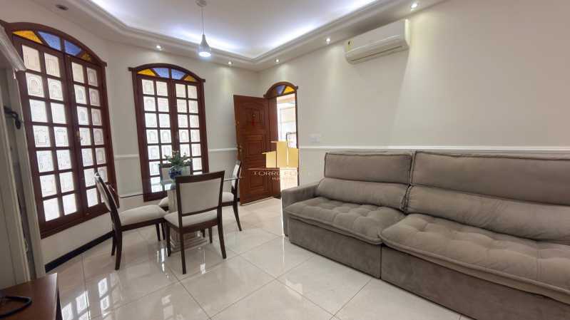 Imperdível - Casa Linear de Alto Padrão à Venda no Condomínio Bosque Imperial | Lazer Completo, Energia Solar e Segurança Máxima - São Pedro | Juiz de Fora - TFCN30009