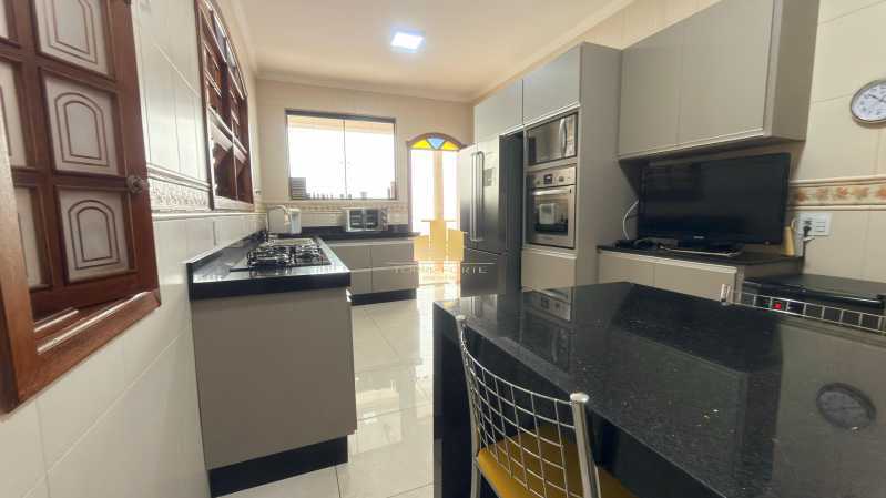 Imperdível - Casa Linear de Alto Padrão à Venda no Condomínio Bosque Imperial | Lazer Completo, Energia Solar e Segurança Máxima - São Pedro | Juiz de Fora - TFCN30009