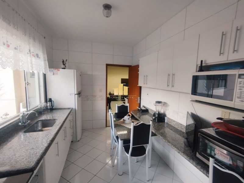 CASA LINEAR QUINTAS AVENIDA CO - 27