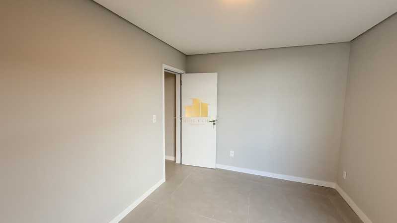Conheça Casa Triplex de Alto Padrão R do imóvel - Mansão Suspensa com Quintal Gigante: Casa Triplex de Alto Padrão à Venda no Condomínio Reserva São Pedro - O Encontro entre a Modernidade e o Luxo na Cidade Alta - TFCN40005 - 10 Casa Triplex de Alto Padrão R - 10