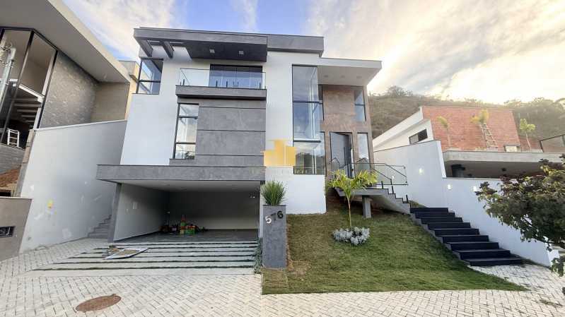 Alto Luxo - Mansão Suspensa com Quintal Gigante: Casa Triplex de Alto Padrão à Venda no Condomínio Reserva São Pedro - O Encontro entre a Modernidade e o Luxo na Cidade Alta - TFCN40005