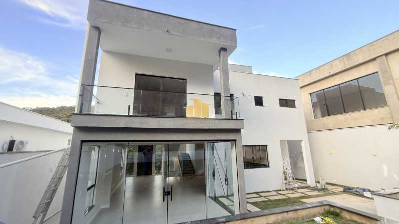 Alto Luxo - Mansão Suspensa com Quintal Gigante: Casa Triplex de Alto Padrão à Venda no Condomínio Reserva São Pedro - O Encontro entre a Modernidade e o Luxo na Cidade Alta - TFCN40005