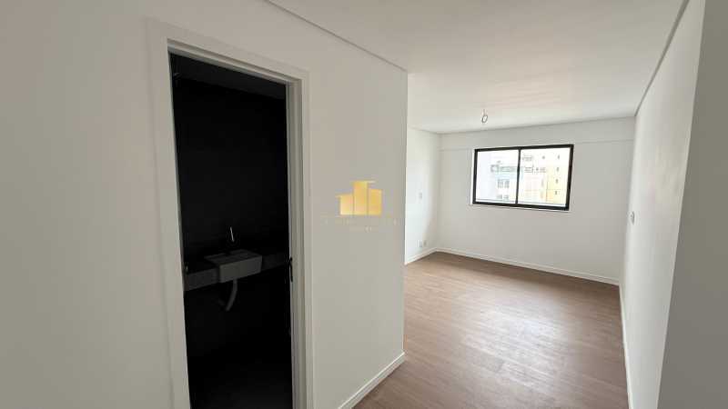Alto Luxo - Apartamento à Venda no Marina Residence: 2 Suítes e Lazer Resort na Avenida Rio Branco - Andar Alto com Vista Privilegiada de Frente - TFAP20739