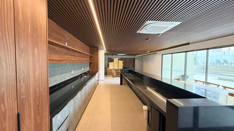 Alto Luxo - Apartamento à Venda no Marina Residence: 2 Suítes e Lazer Resort na Avenida Rio Branco - Andar Alto com Vista Privilegiada de Frente - TFAP20739