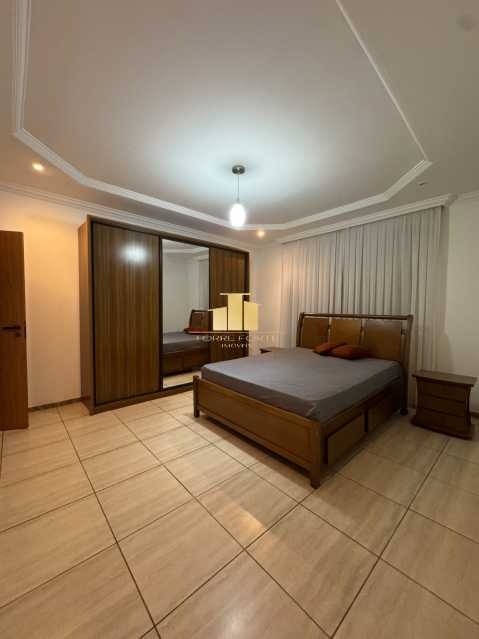 Conheça Casa 3 suites e piscina 33. do imóvel - Mansão Magnífica de 1.000m² Totalmente Reformada no Esplanada: 3 Suítes, Piscina, Área Gourmet e Espaço Garantido para 5 Carros! - TFCA30041 - 11 Casa 3 suites e piscina 33. - 11