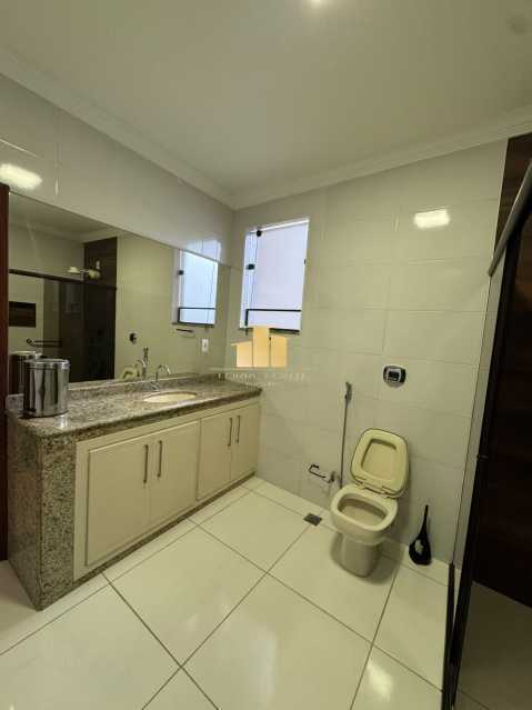 Conheça Casa 3 suites e piscina 30. do imóvel - Mansão Magnífica de 1.000m² Totalmente Reformada no Esplanada: 3 Suítes, Piscina, Área Gourmet e Espaço Garantido para 5 Carros! - TFCA30041 - 15 Casa 3 suites e piscina 30. - 15