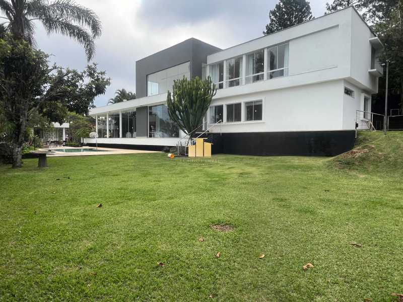 Imperdível - Casa de Alto Luxo à venda, cotendo 4 Suítes com closet, área gourmet e piscina no Novo Horizonte - TFCA40002