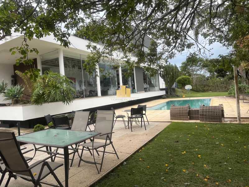 Imperdível - Casa de Alto Luxo à venda, cotendo 4 Suítes com closet, área gourmet e piscina no Novo Horizonte - TFCA40002