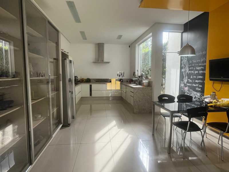 Imperdível - Casa de Alto Luxo à venda, cotendo 4 Suítes com closet, área gourmet e piscina no Novo Horizonte - TFCA40002