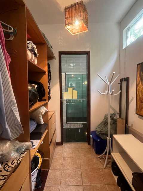 Imperdível - Casa de Alto Luxo à venda, cotendo 4 Suítes com closet, área gourmet e piscina no Novo Horizonte - TFCA40002