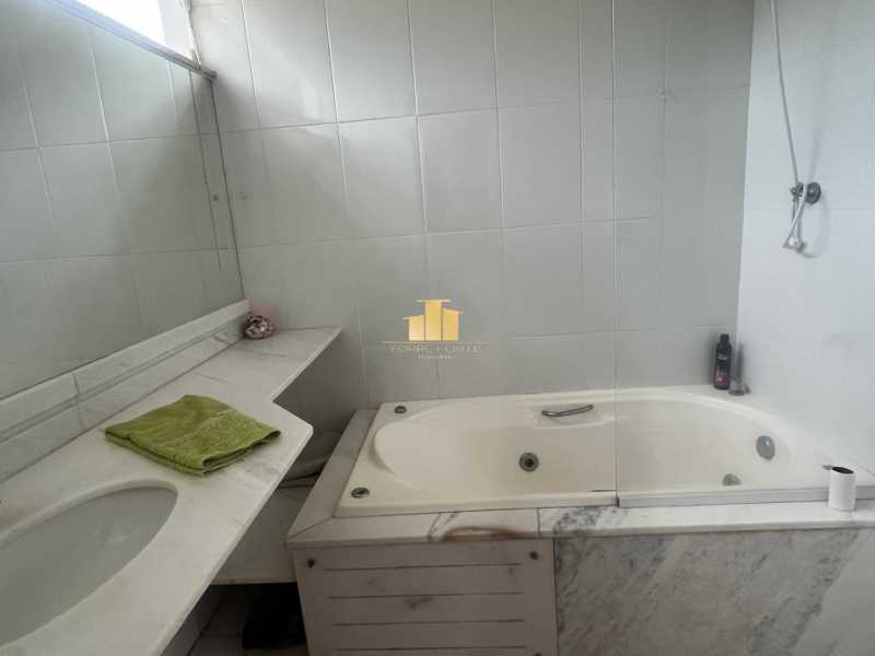 Imperdível - Casa de Alto Luxo à venda, cotendo 4 Suítes com closet, área gourmet e piscina no Novo Horizonte - TFCA40002