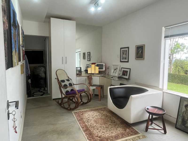 Imperdível - Casa de Alto Luxo à venda, cotendo 4 Suítes com closet, área gourmet e piscina no Novo Horizonte - TFCA40002