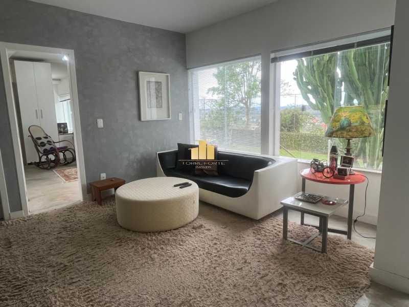 Imperdível - Casa de Alto Luxo à venda, cotendo 4 Suítes com closet, área gourmet e piscina no Novo Horizonte - TFCA40002