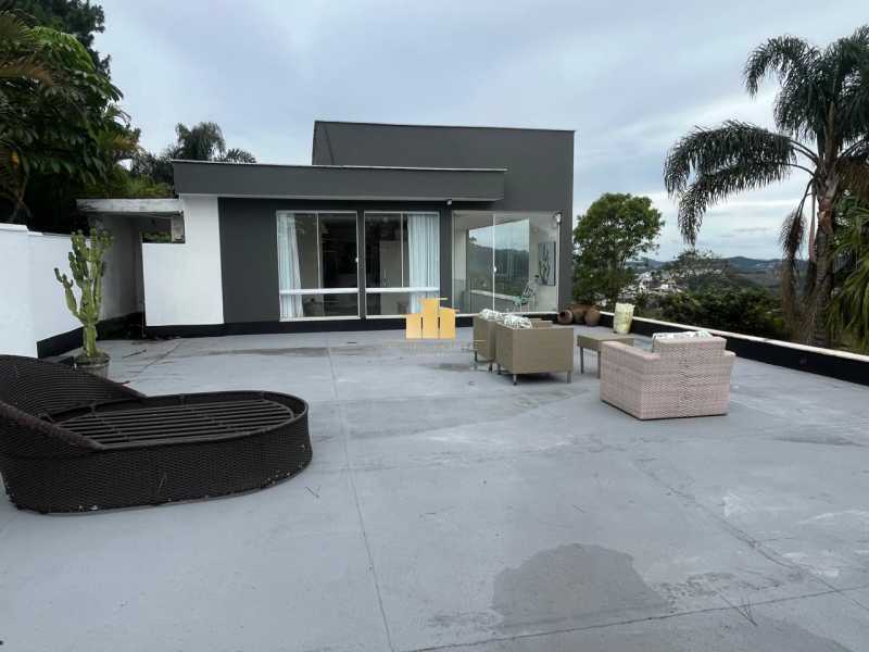 Imperdível - Casa de Alto Luxo à venda, cotendo 4 Suítes com closet, área gourmet e piscina no Novo Horizonte - TFCA40002