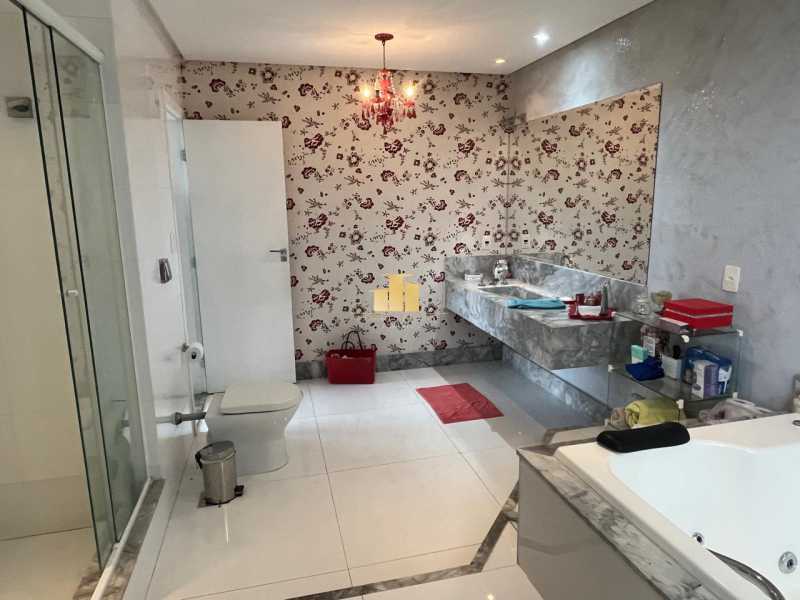 Imperdível - Casa de Alto Luxo à venda, cotendo 4 Suítes com closet, área gourmet e piscina no Novo Horizonte - TFCA40002
